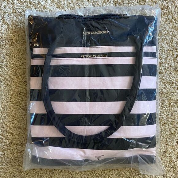 NWOT Victoria's Secret WEEKEND TRAVEL TOTE BAG & COSMETICS BAG PINK STRIPE - Picture 3 of 5